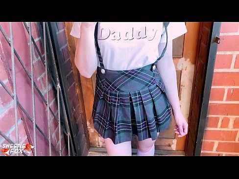 ❤️ Schoolgirl Sikini derinden Sucks ve sınıflar yerine sikikleri. Porno videosu bizde ❌