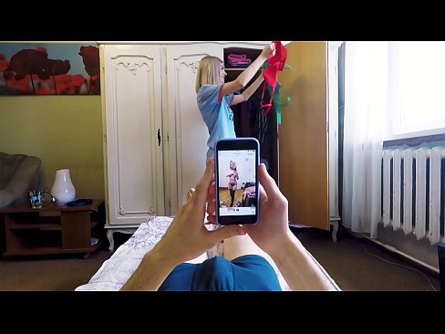❤️ Üvey kızkardeş, anne eve gelmeden önce kardeşi boşalmak yaptı Porno videosu bizde ❌