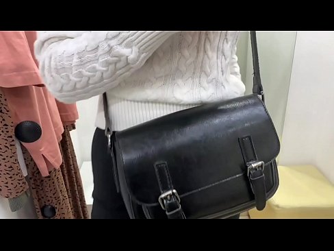 ❤️ Montaj odasında bir yapay penis ile genç orospu FeralBerry kamu mastürbasyon Porno videosu bizde ❌