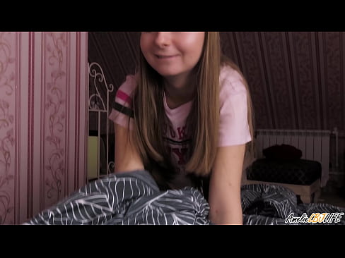 ❤️ Blondie, BFF'lerini Derinden Berbat Ediyor ve Ağzına Boşalıyor Porno videosu bizde ❌